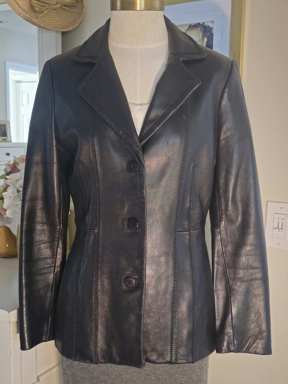 Jones Of NY Black Women's Leather Button-Front Jacket Sz. Small